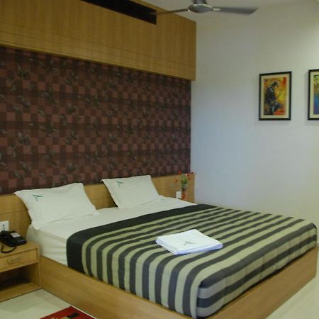 Hotel Athidi Grand Visakhapatnam Esterno foto