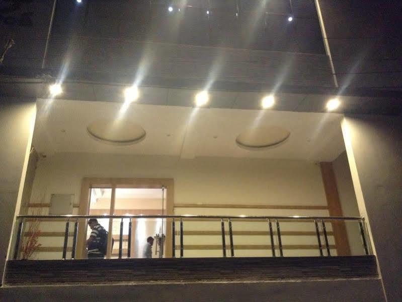 Hotel Athidi Grand Visakhapatnam Esterno foto
