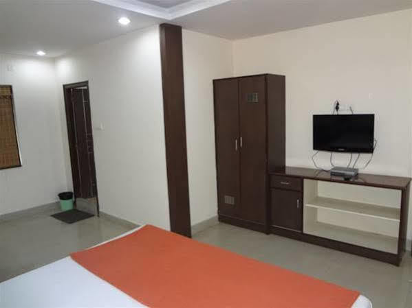 Hotel Athidi Grand Visakhapatnam Esterno foto