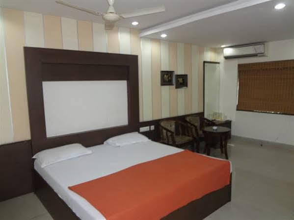 Hotel Athidi Grand Visakhapatnam Esterno foto